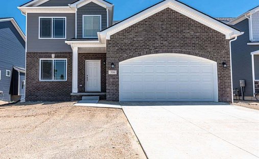 House in Orion charter Township, Michigan, United States 1