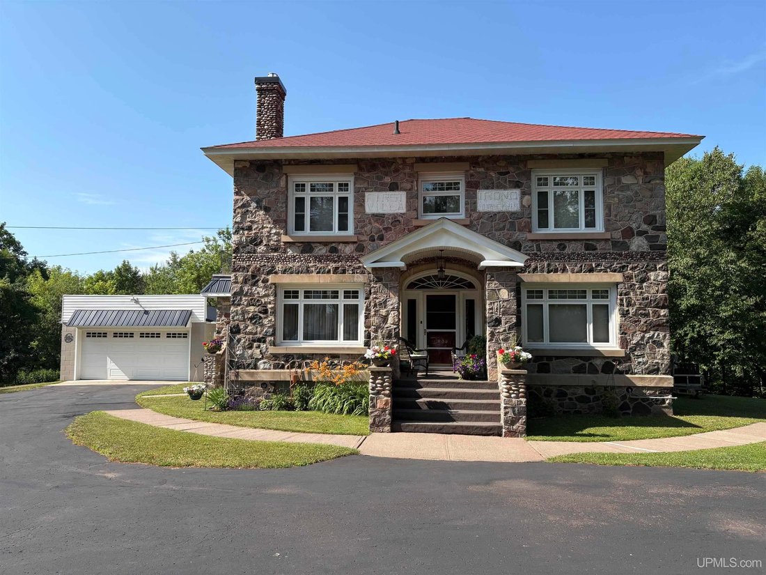 House in Hurley, Wisconsin, United States 1 - 18860758