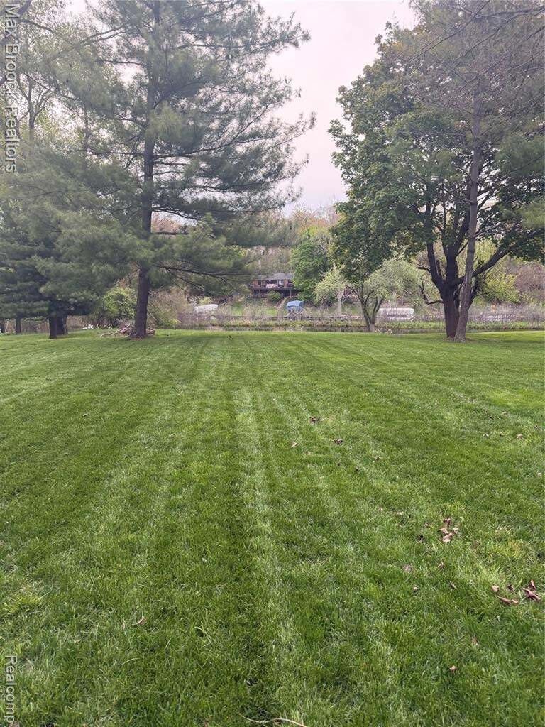 House in Sylvan Lake, Michigan, United States 4 - 18860585