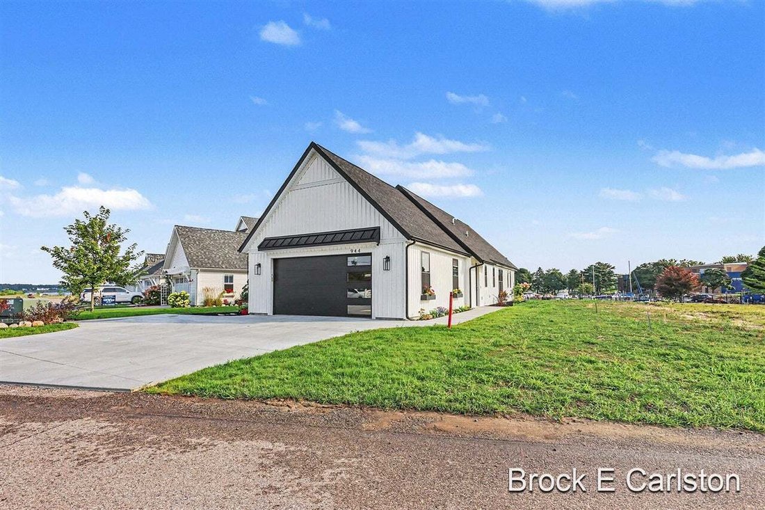 House in Muskegon, Michigan, United States 2 - 18860699