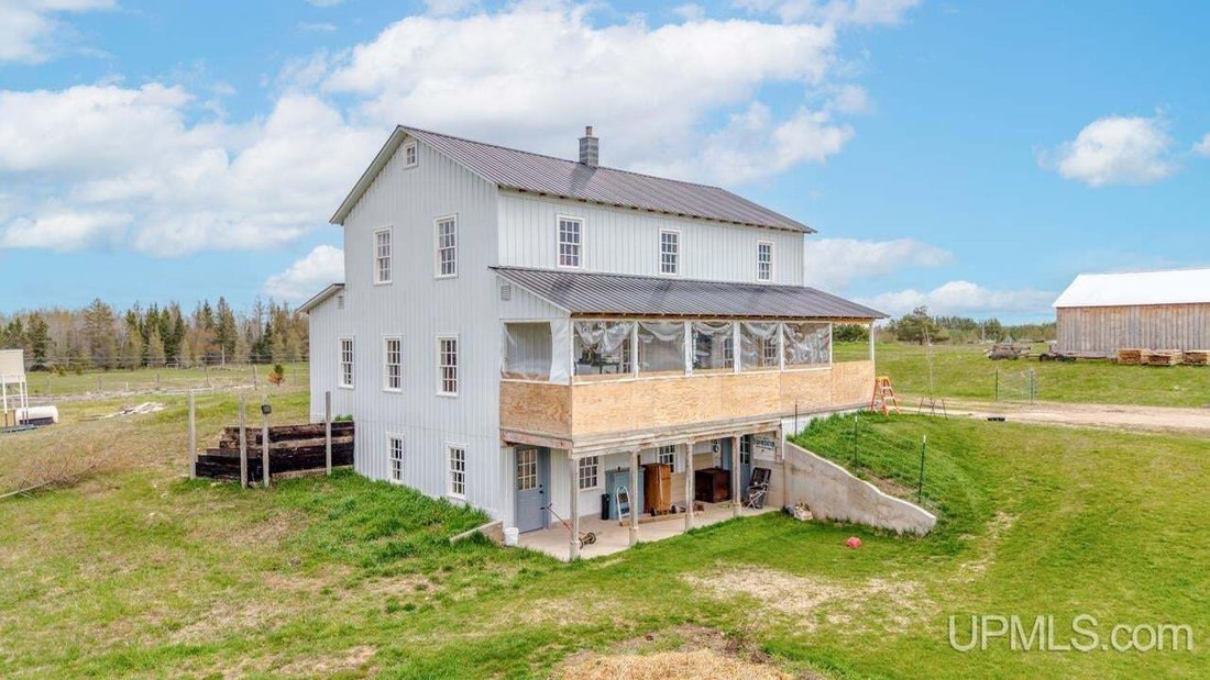 House in Gladstone, Michigan, United States 2 - 18860757