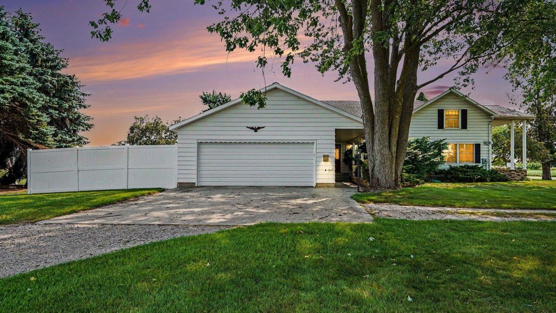 House in Ithaca, Michigan, United States 1 - 18860441