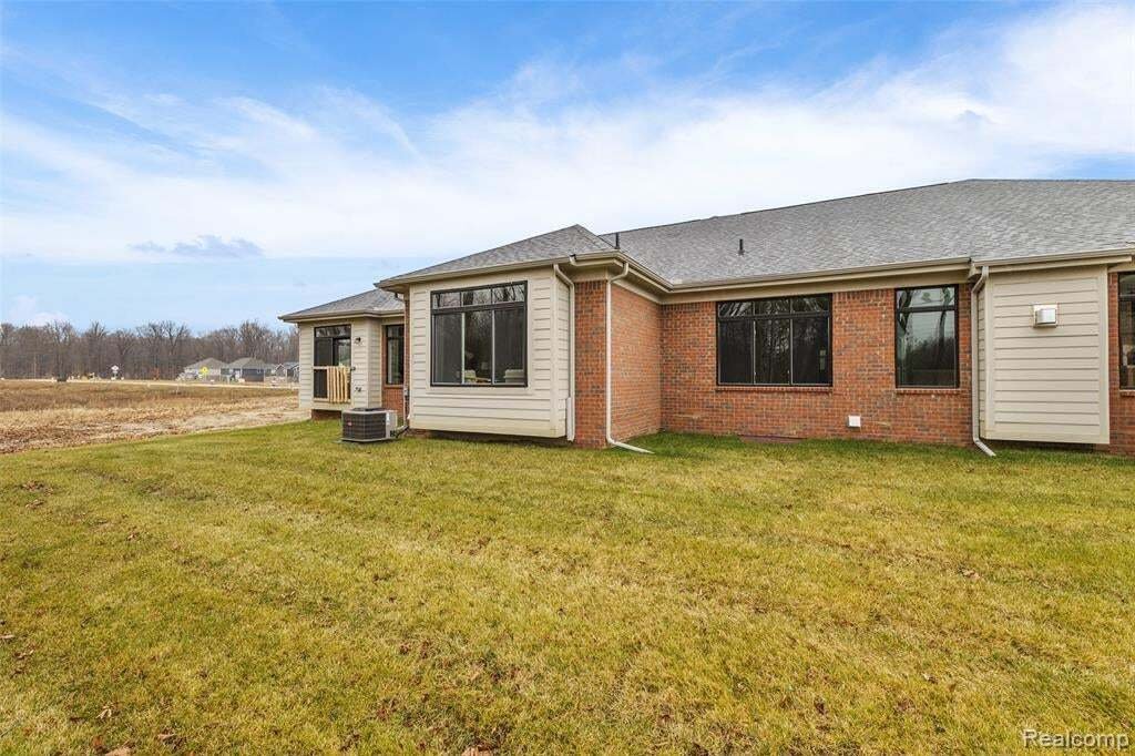 Condominio en Utica, Míchigan, Estados Unidos 2 - 18861079