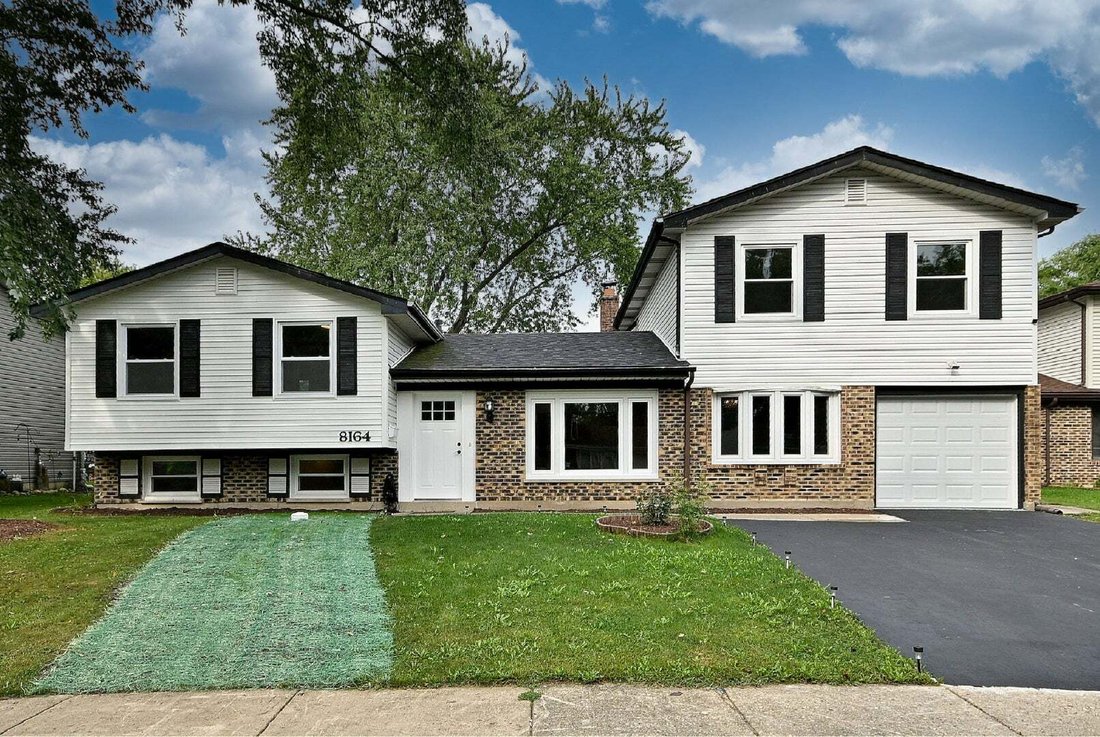 House in Hanover Park, Illinois, United States 1 - 18860354