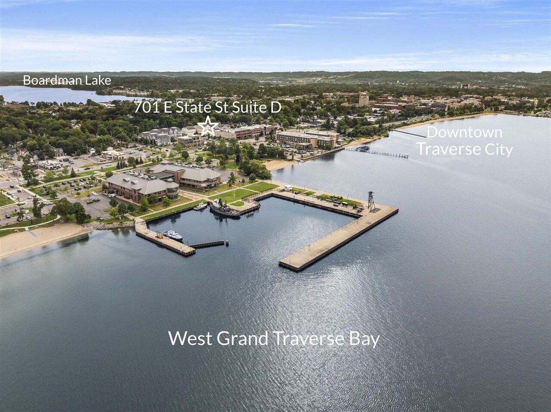 Condo in Traverse City, Michigan, United States 4 - 18861201