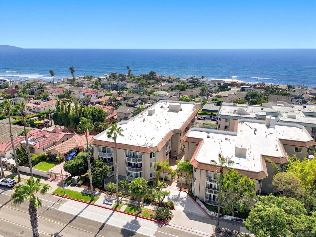 Condo in San Diego, California, United States 3 - 18860377