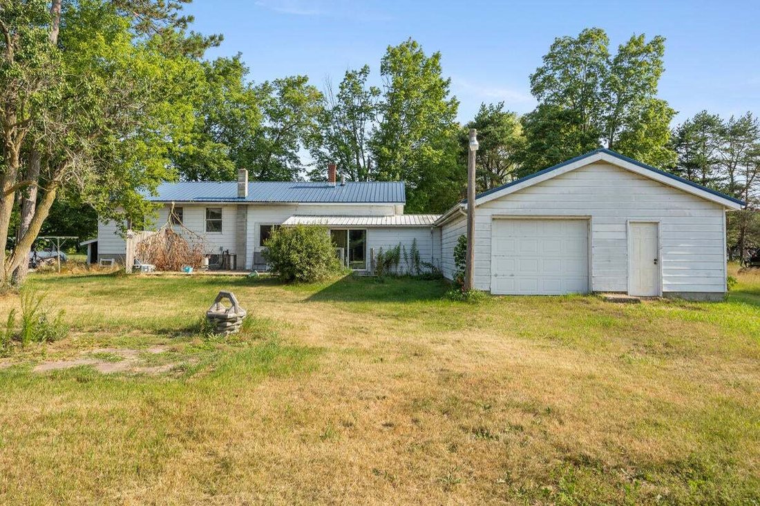 House in Morley, Michigan, United States 1 - 18860455