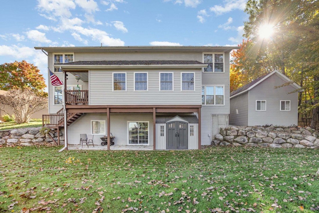 House in Weidman, Michigan, United States 3 - 18860435