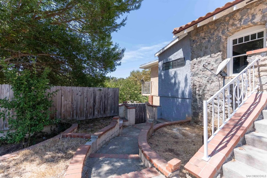 Bonsall, California, United States 2 - 18860385
