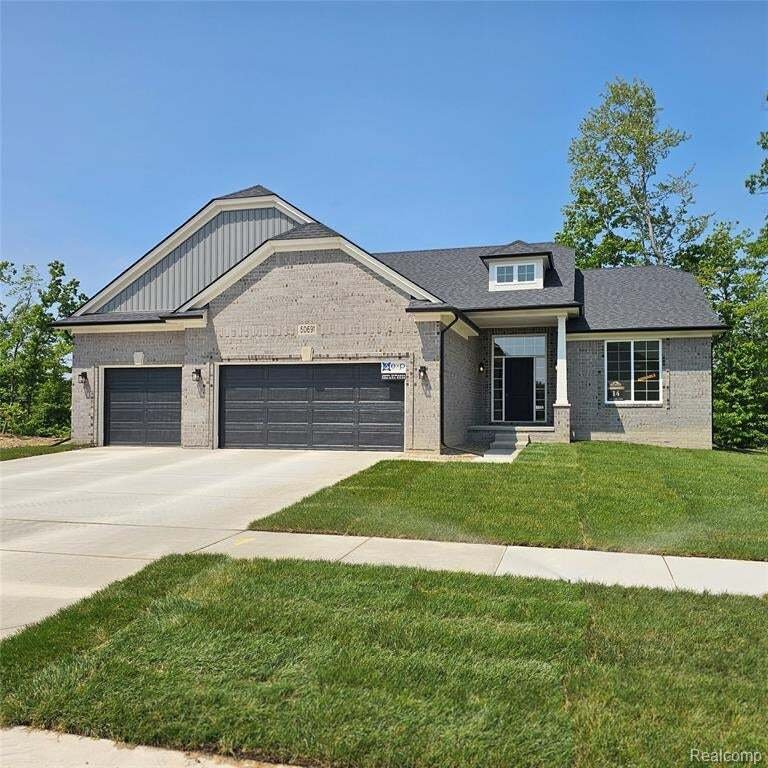 House in Macomb, Michigan, United States 1 - 18860478