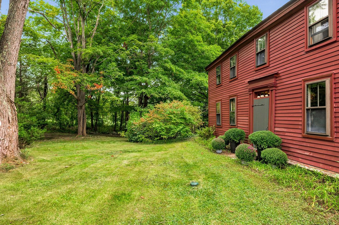 House in Kensington, New Hampshire, United States 2 - 18861622