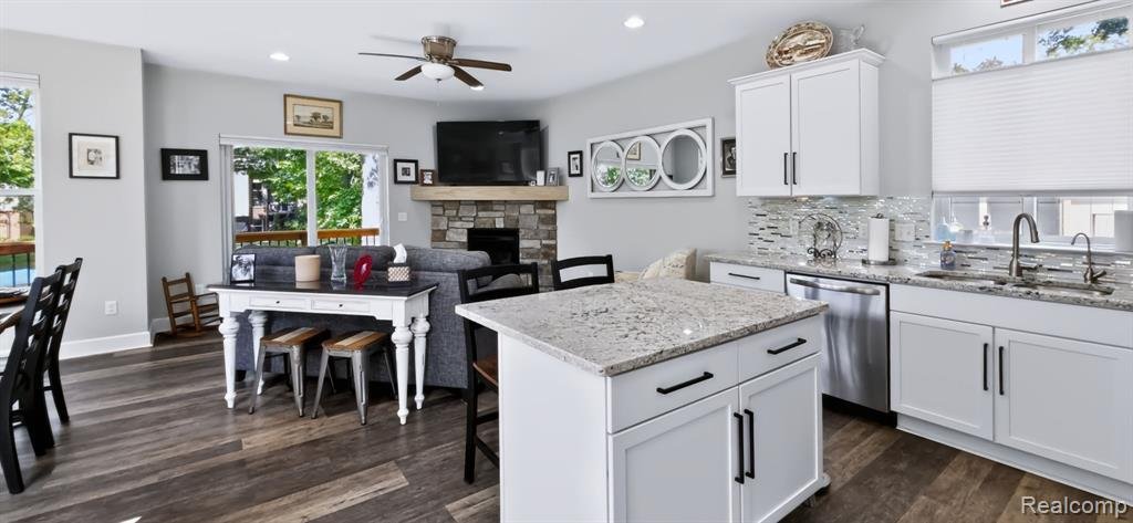 House in Commerce Charter Township, Michigan, United States 5 - 18861850