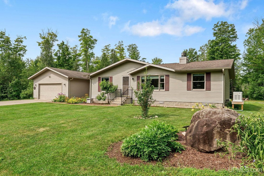 House in Chatham, Michigan, United States 2 - 18861368