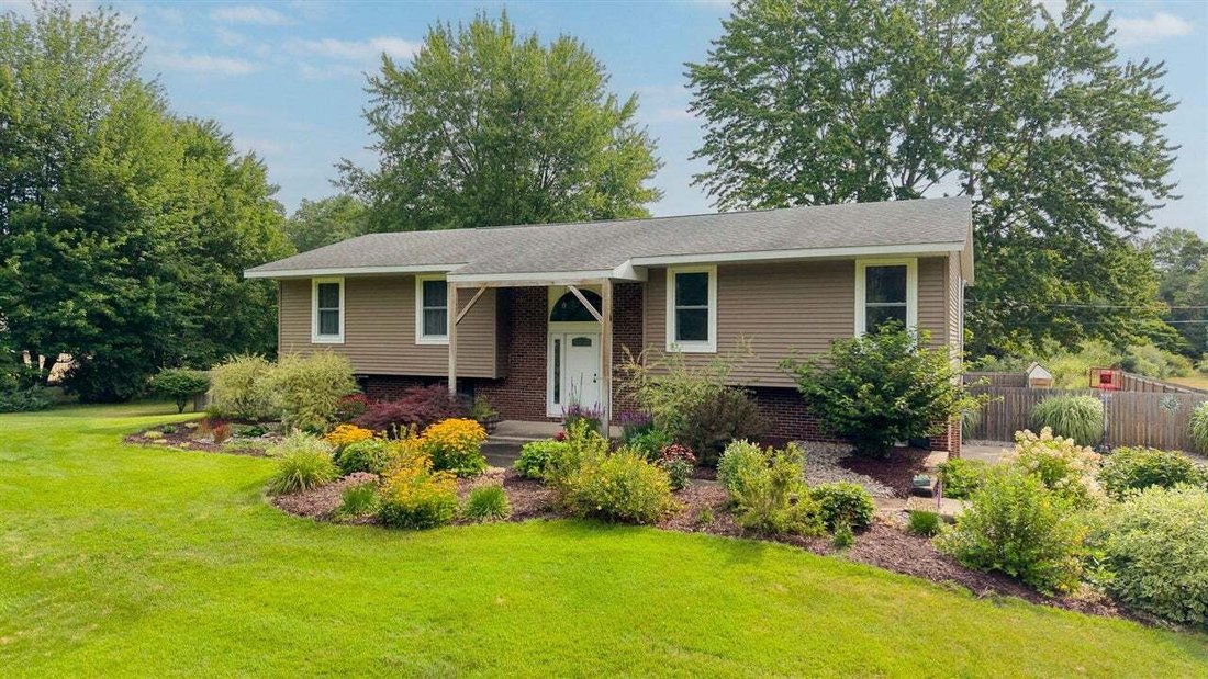 House in Norton Shores, Michigan, United States 2 - 18861728