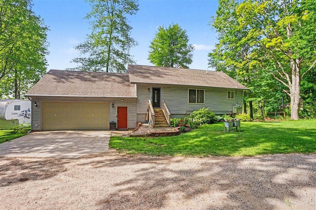 House in Hesperia, Michigan, United States 2 - 18861535