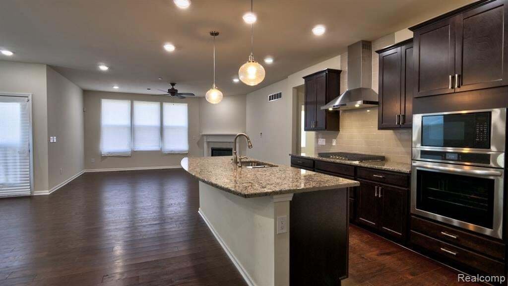 Condo in Farmington Hills, Michigan, United States 3 - 18861851