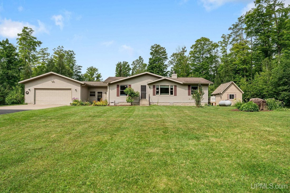 House in Chatham, Michigan, United States 4 - 18861368