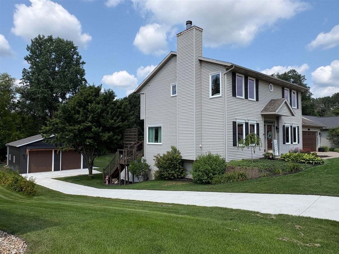 House in Dorr, Michigan, United States 1 - 18861347