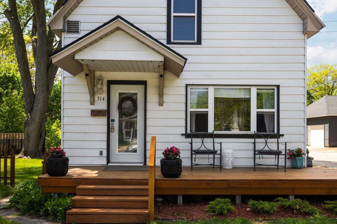 House in Traverse City, Michigan, United States 2 - 18861560