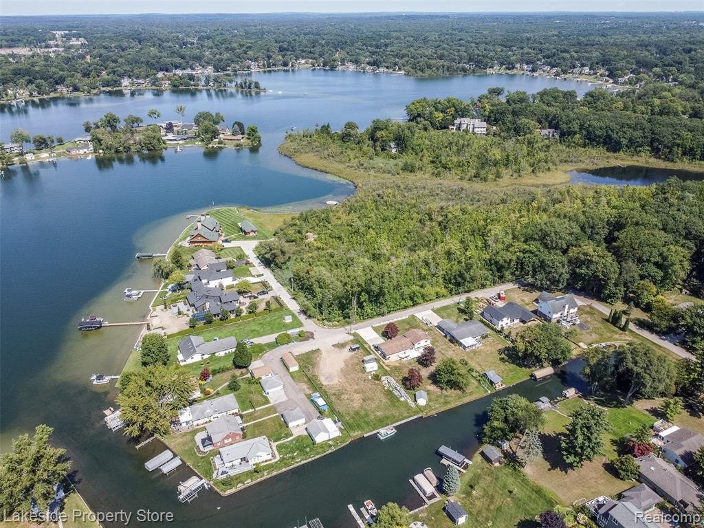 House in Walled Lake, Michigan, United States 3 - 18861659