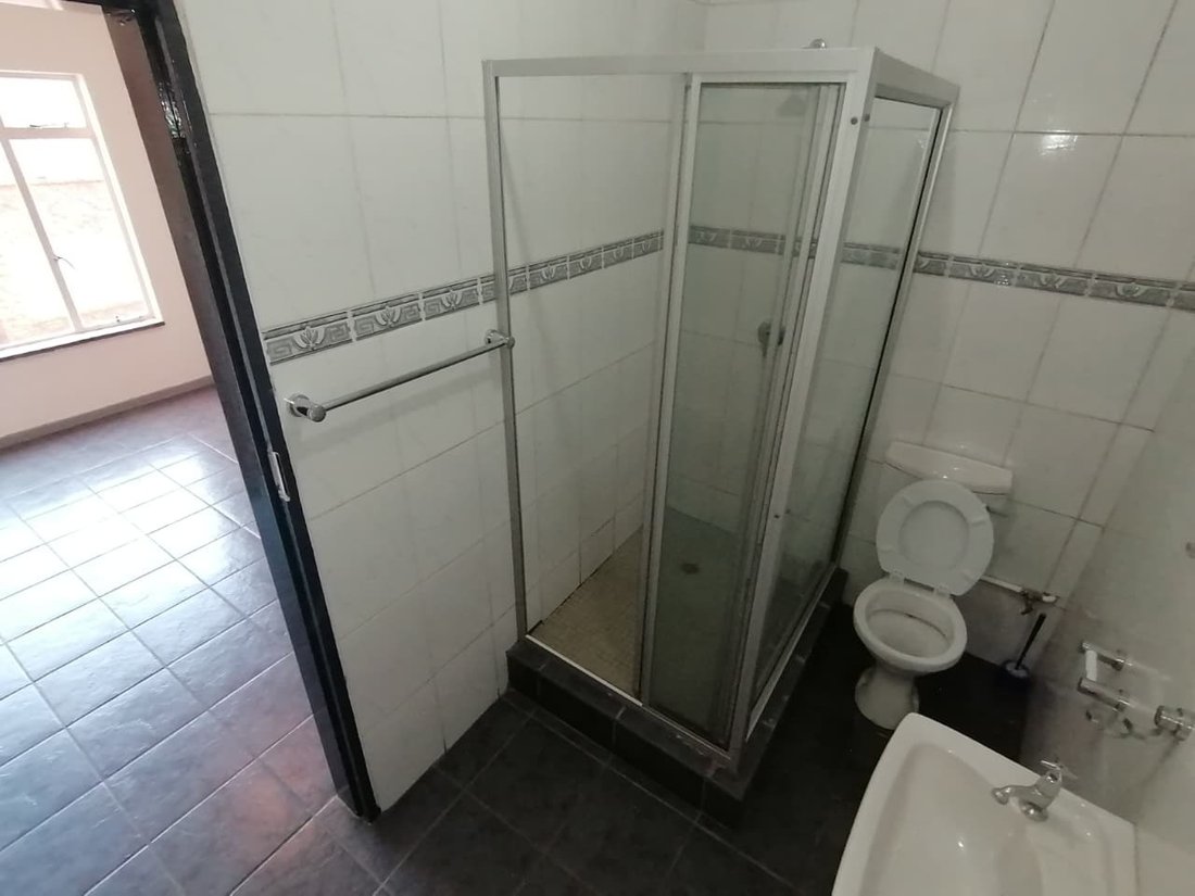Apartment in Vanderbijlpark, Gauteng, South Africa 5 - 18861957