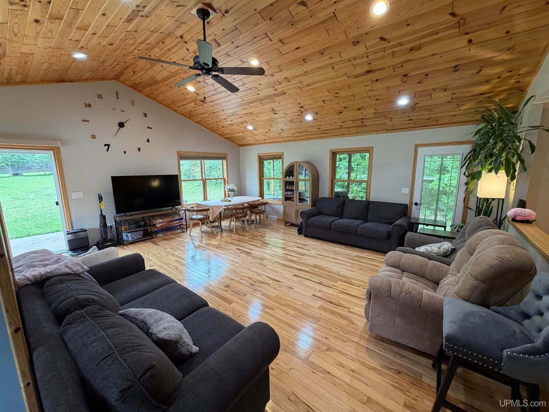 House in Chassell, Michigan, United States 5 - 18861762