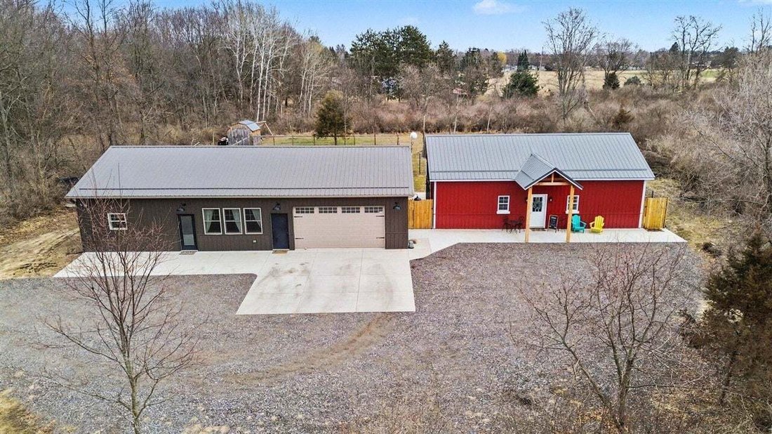 House in Edmore, Michigan, United States 4 - 18861516