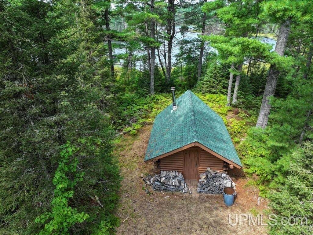 Casa a Iron River, Michigan, Stati Uniti 2 - 18861674
