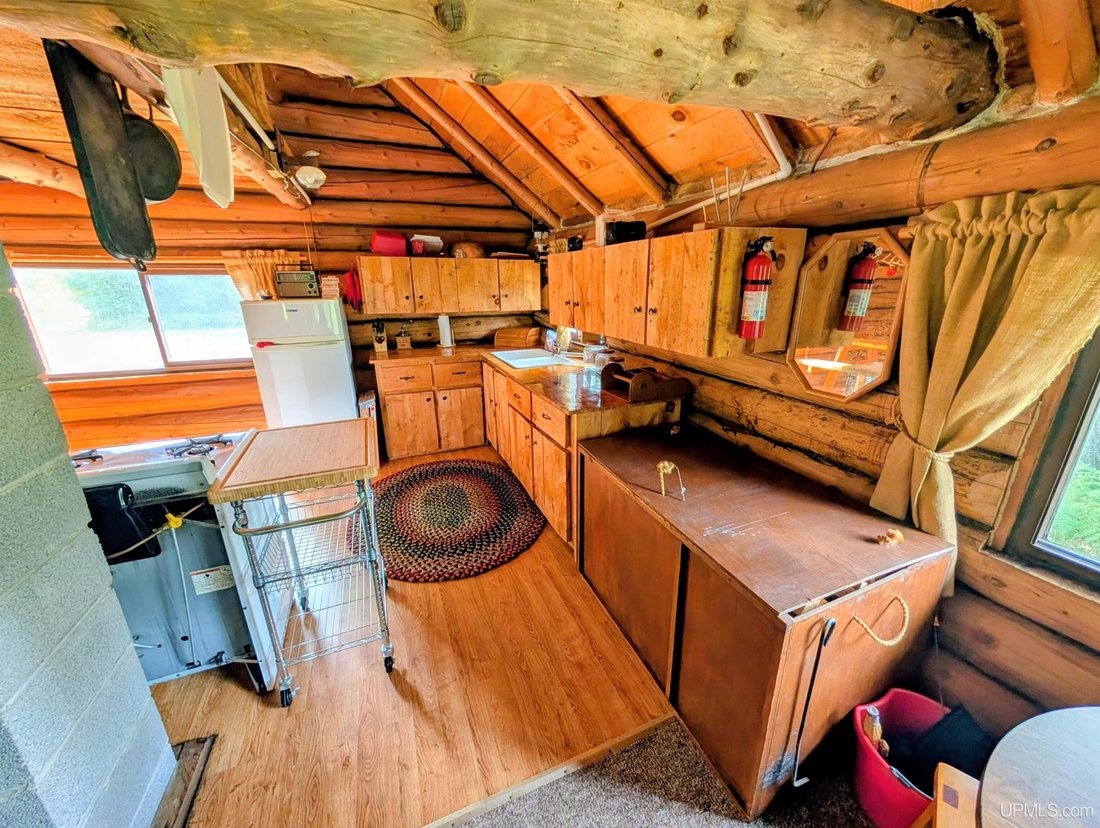 Casa a Iron River, Michigan, Stati Uniti 3 - 18861674