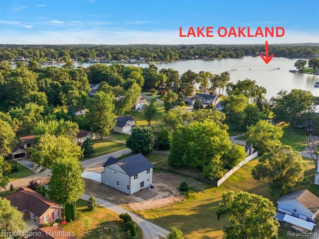 House in Lake Angelus, Michigan, United States 4 - 18861799