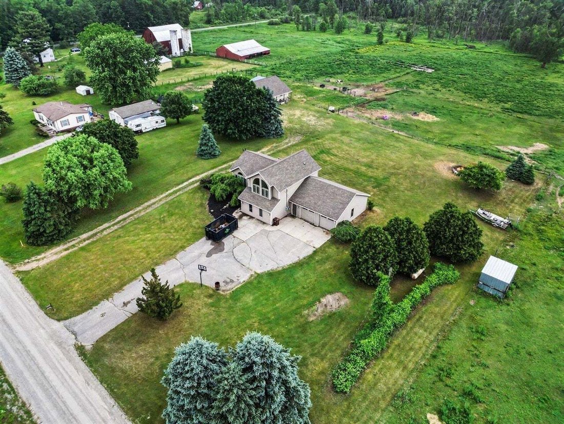 Casa a Cedar Springs, Michigan, Stati Uniti 4 - 18861536