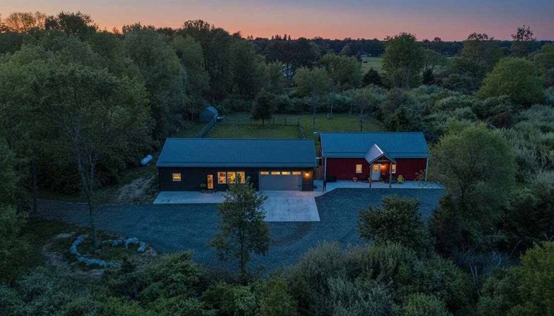 House in Edmore, Michigan, United States 1 - 18861516