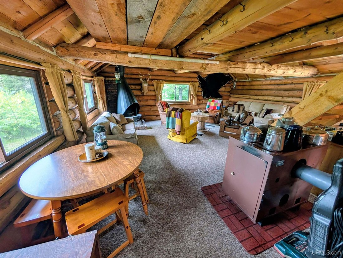 Casa a Iron River, Michigan, Stati Uniti 4 - 18861674