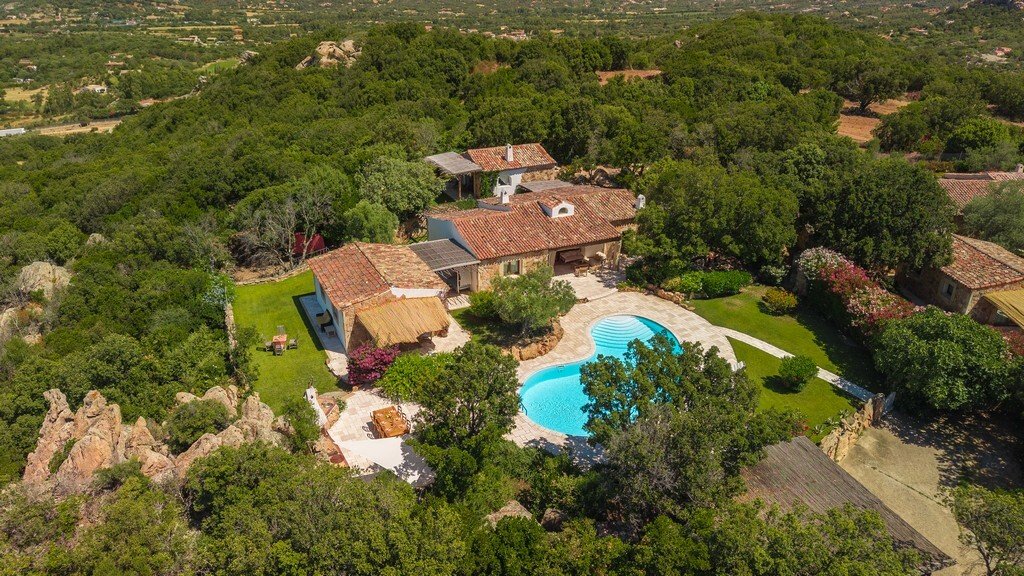 Villa in San Pantaleo, Olbia, Italy 1 - 18862523