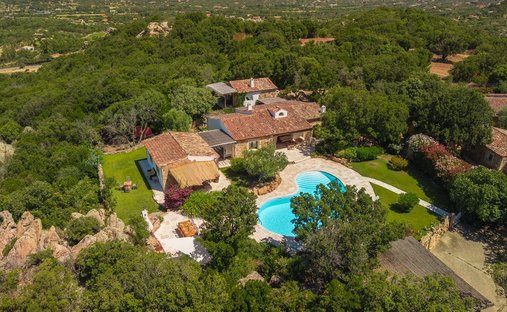 Villa in San Pantaleo, Olbia, Italien 1