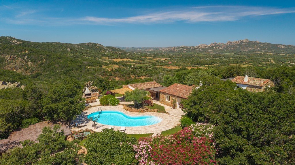 Villa in San Pantaleo, Olbia, Italy 2 - 18862523
