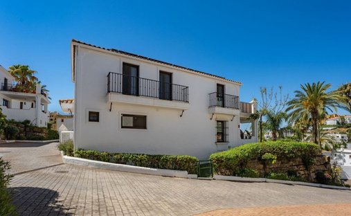 Villa in Estepona, Andalusia, Spain 1