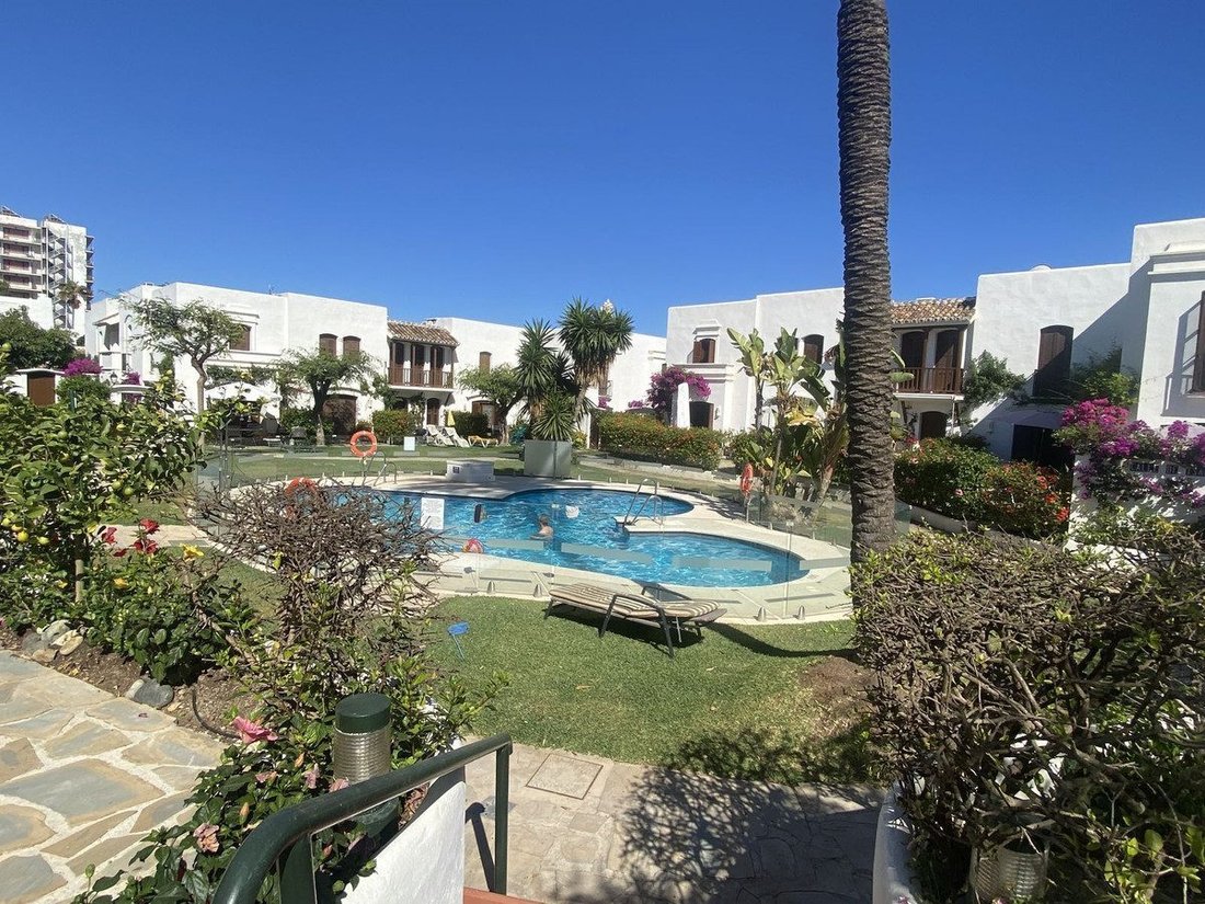 Townhouse in Cancelada, Estepona, Andalusia 1 - 18867278
