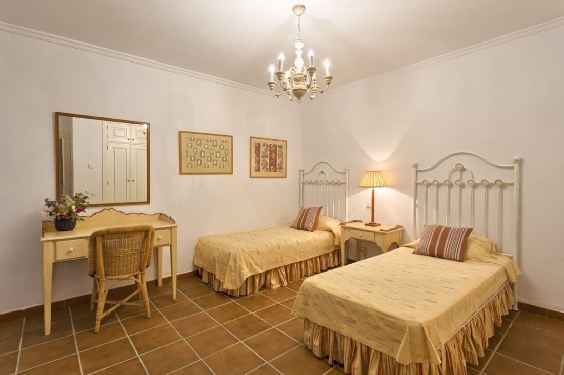Villa in Goldene Meile, Andalusien, Spanien 2 - 18864205