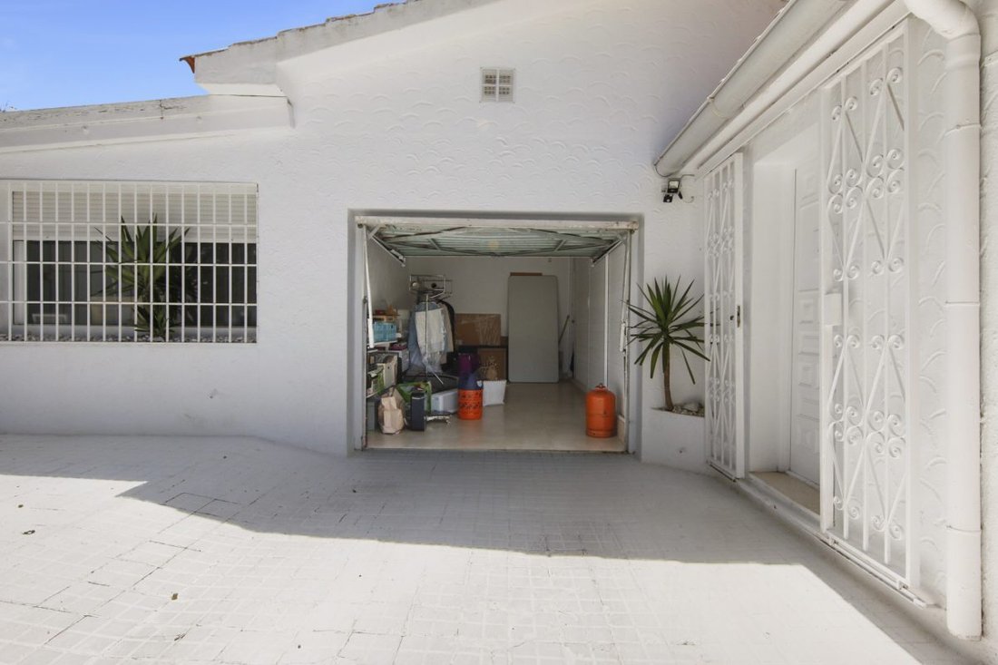 Villa in Guadalmina Alta, San Pedro de Alcantara, Spain 3 - 18864570