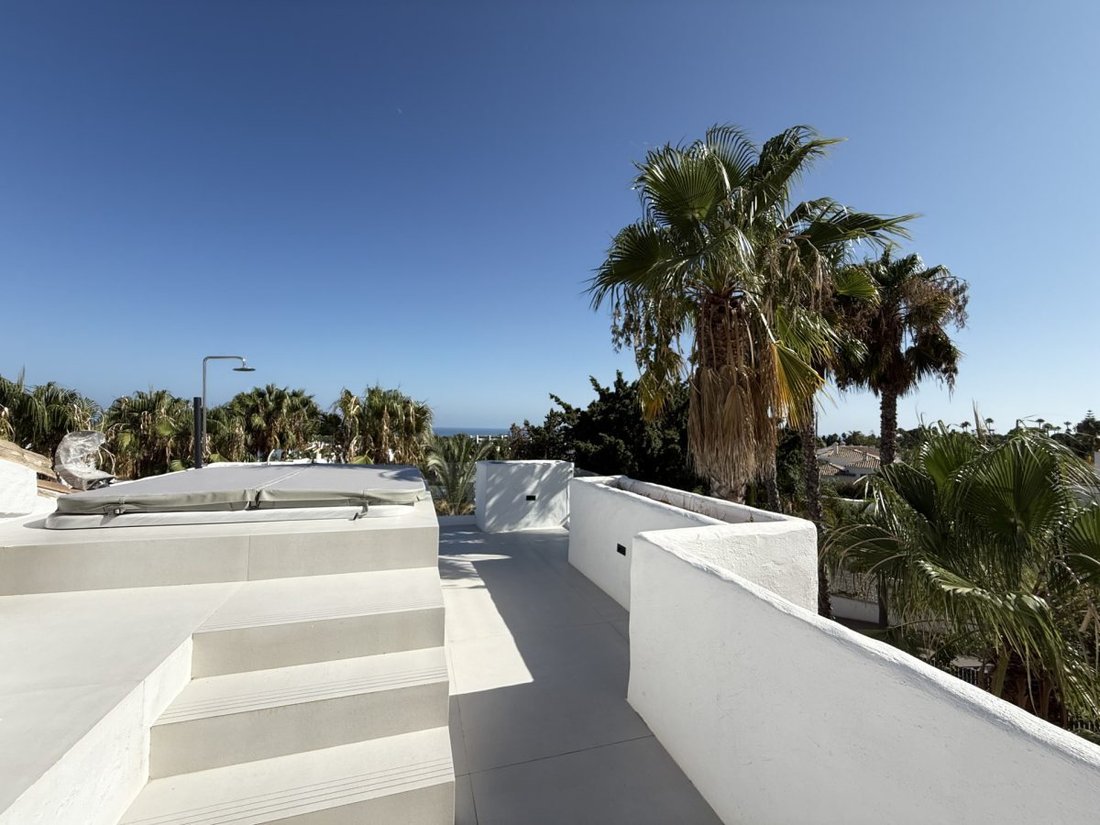 Apartment in Cancelada, Estepona, Andalusia 1 - 18867459