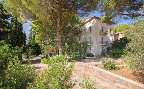 Country House in Cuers, Provence-Alpes-Côte d'Azur, France 1