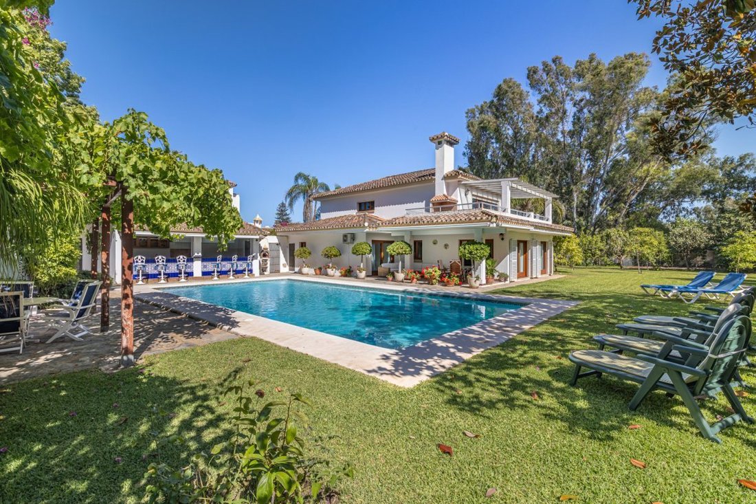 Villa in Cancelada, Estepona, Andalusia 1 - 18864811
