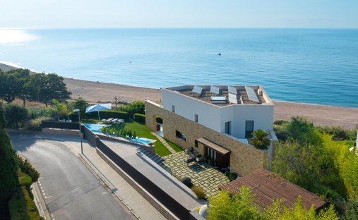 Villa in Sant Pol de Mar, Catalonia, Spain 1