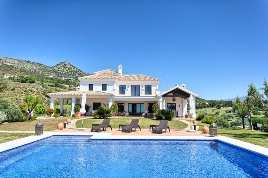 Villa in Golden Mile, Andalusia, Spain 1 - 18868033