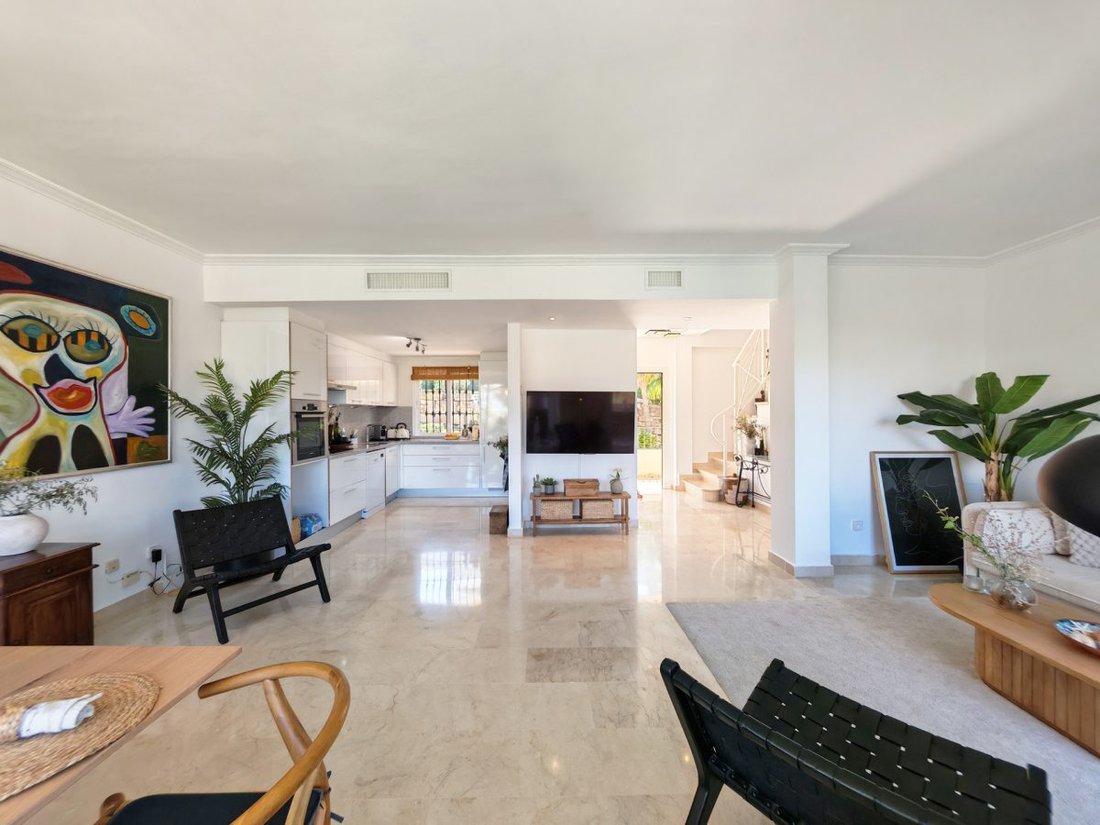 Apartment in La Quinta, Benahavis, Andalusia 3 - 18864856