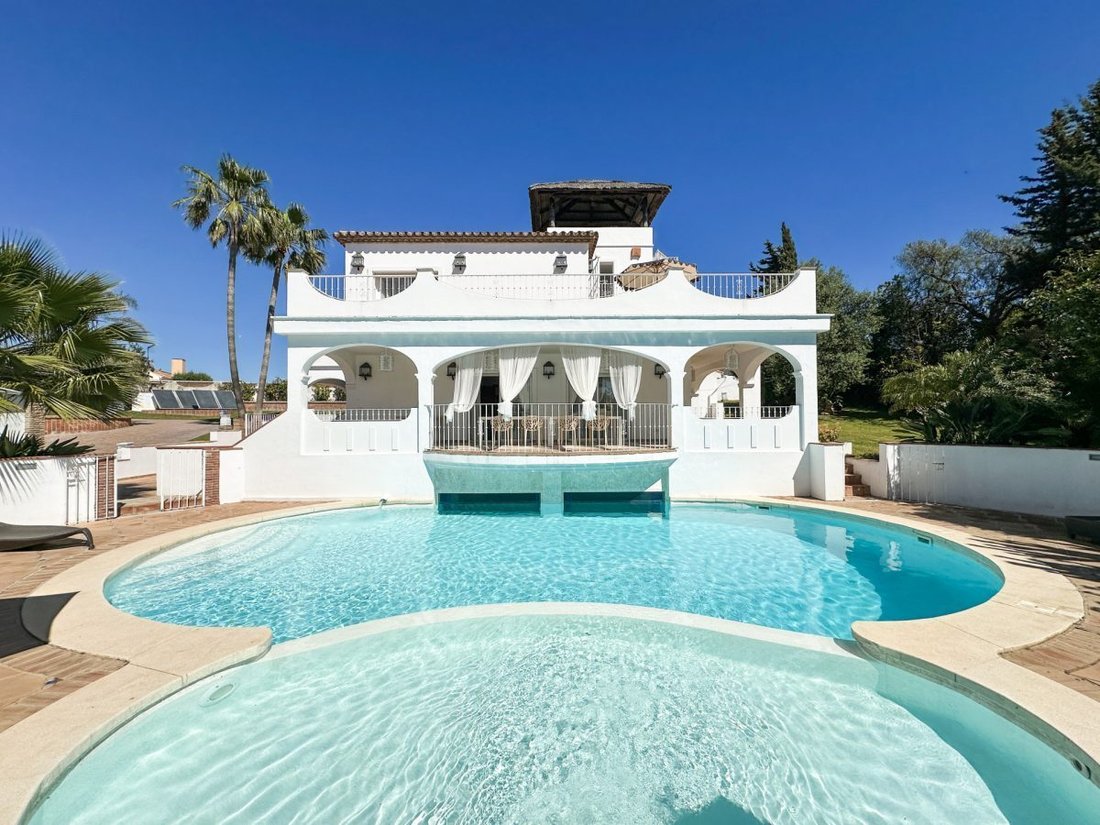 Villa in Estepona, Andalusia, Spain 2 - 18864319