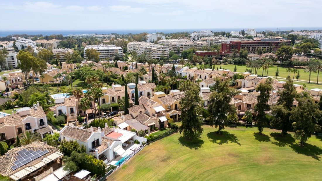 Townhouse in Guadalmina Alta, San Pedro de Alcantara, Spain 5 - 18864028