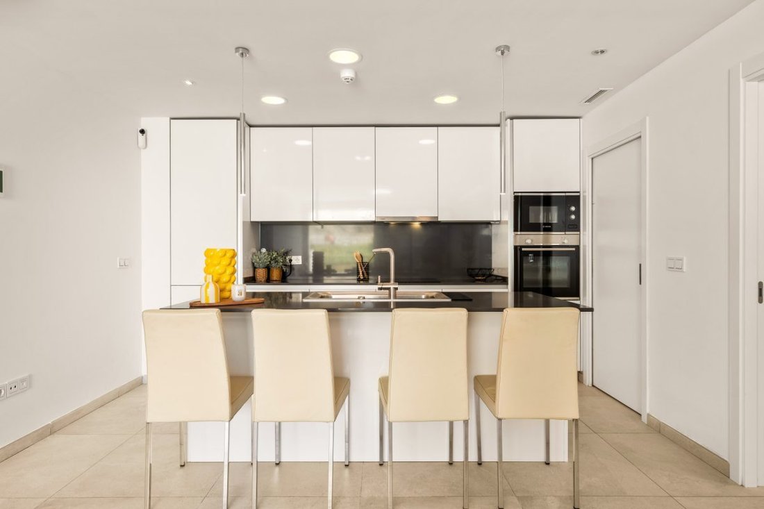 Apartment in La Quinta, Benahavis, Andalusia 4 - 18864442