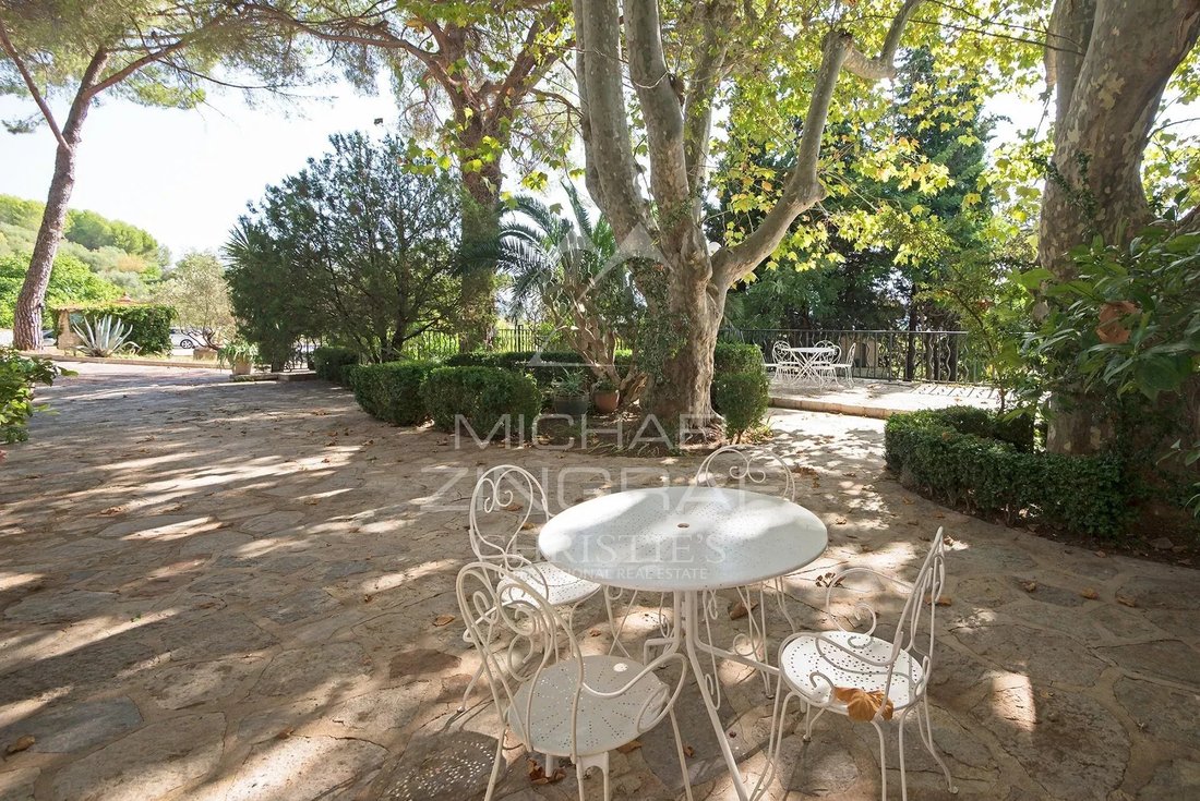 Country House in Cuers, Provence-Alpes-Côte d'Azur, France 3 - 18863168